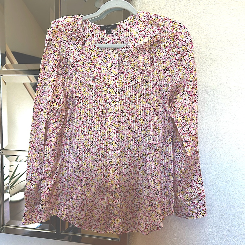 Flower satin feel printed long sleeve blouse
